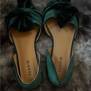 Torrid Women's Emerald Velvet Flats